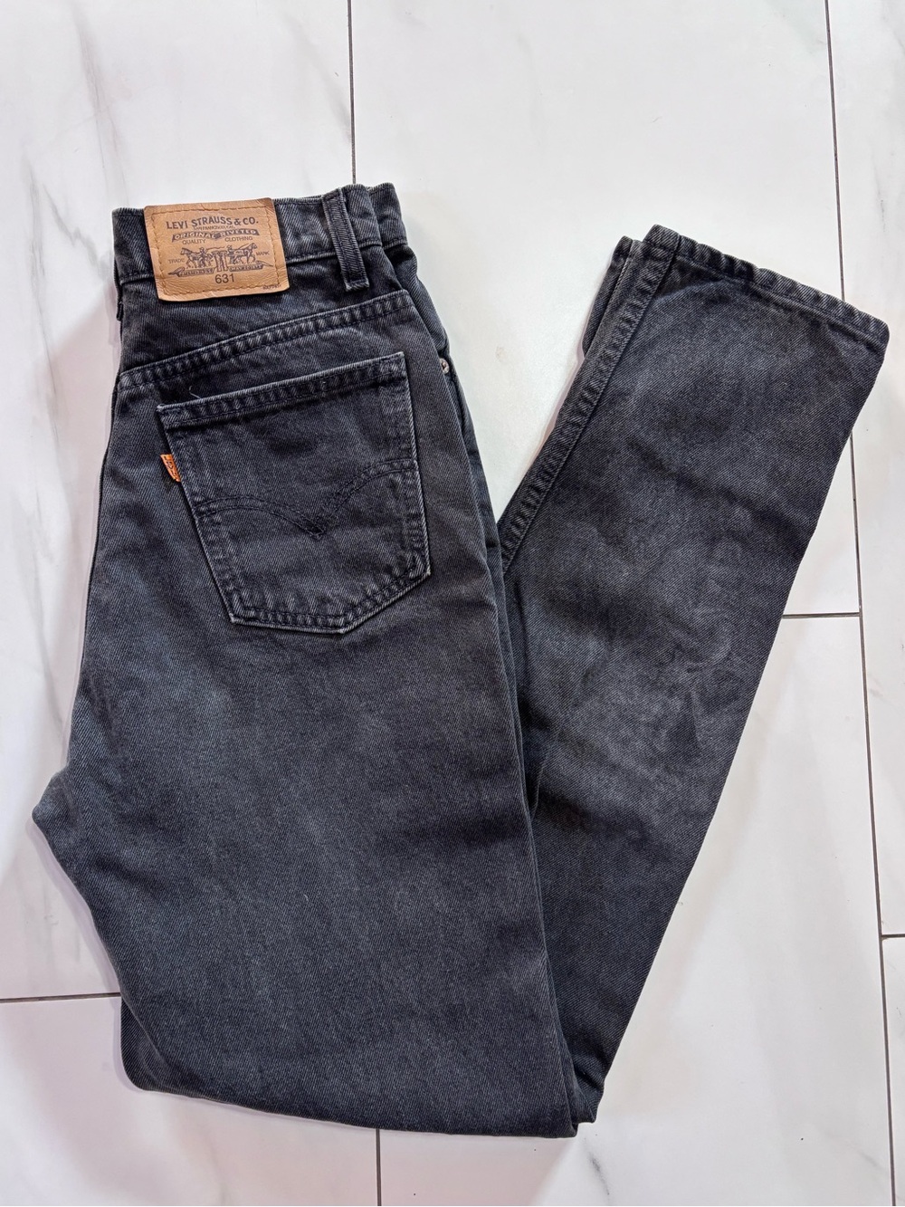 RARE VINTAGE LEVI’S 631 ORANGE TAB — MADE IN CANADA high rise mom jeans